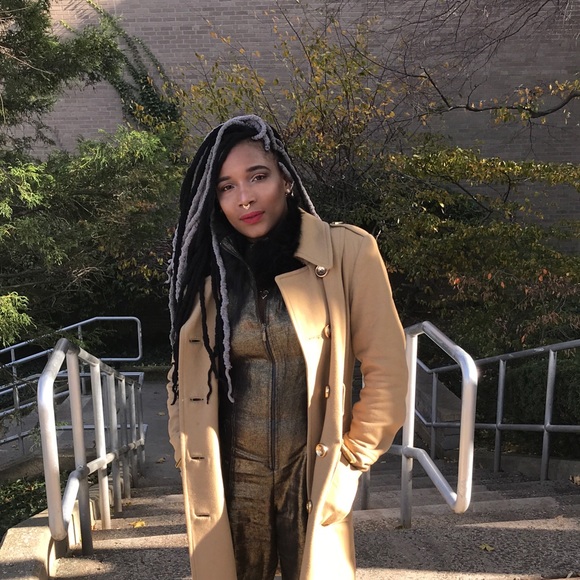 Meet your Posher, Christelle - Picture 1 of 1